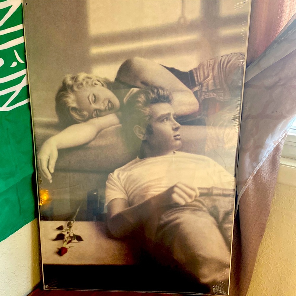 Picture of Marilyn Monroe and James Dean